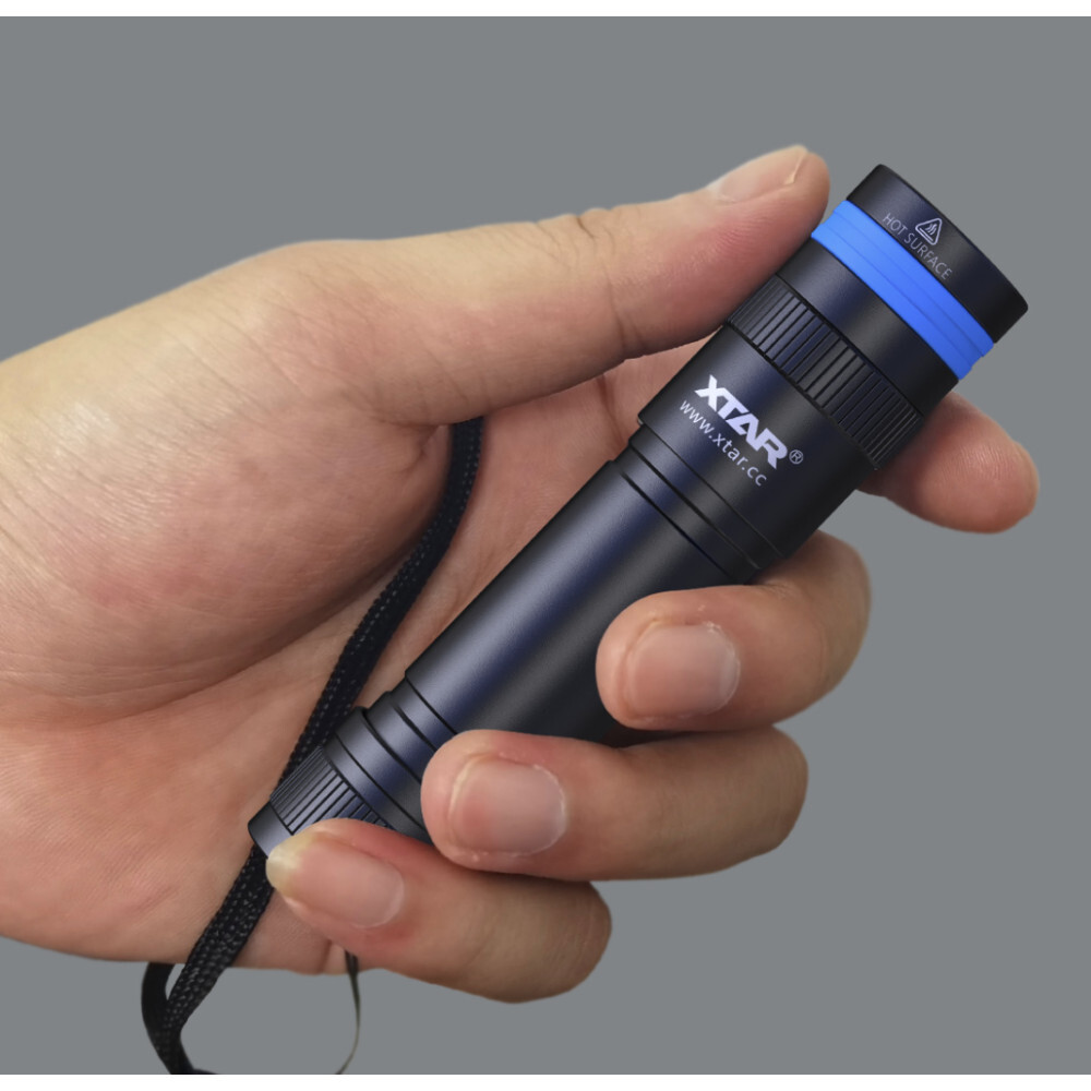 XTAR D20 1000 Compact Diving Torch Set - 1000 Lumens