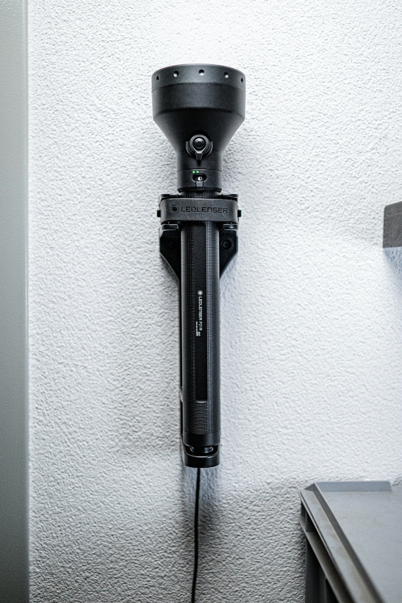 Ledlenser P21R USB-C Rechargeable Long-Range Flashlight – 12,000 Lumens, 1100 Metres - Image 11
