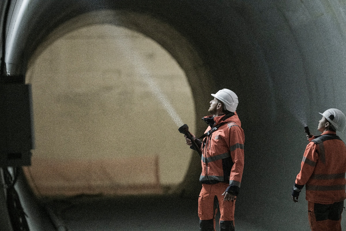 Ledlenser P21R USB-C Rechargeable Long-Range Flashlight – 12,000 Lumens, 1100 Metres - Image 8