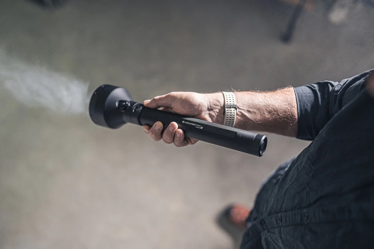 Ledlenser P21R USB-C Rechargeable Long-Range Flashlight – 12,000 Lumens, 1100 Metres - Image 7