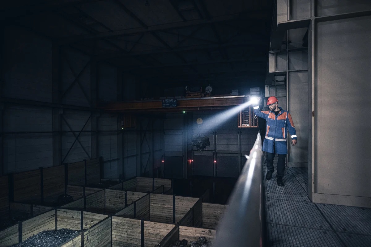 Ledlenser P21R USB-C Rechargeable Long-Range Flashlight – 12,000 Lumens, 1100 Metres - Image 5